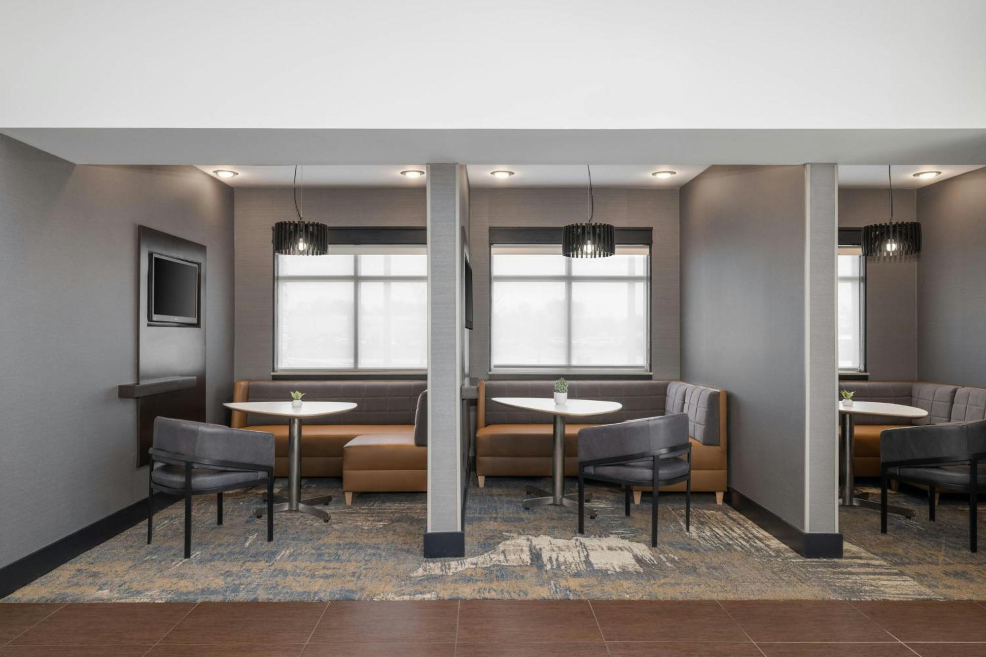 By Marriott 3* Champaign