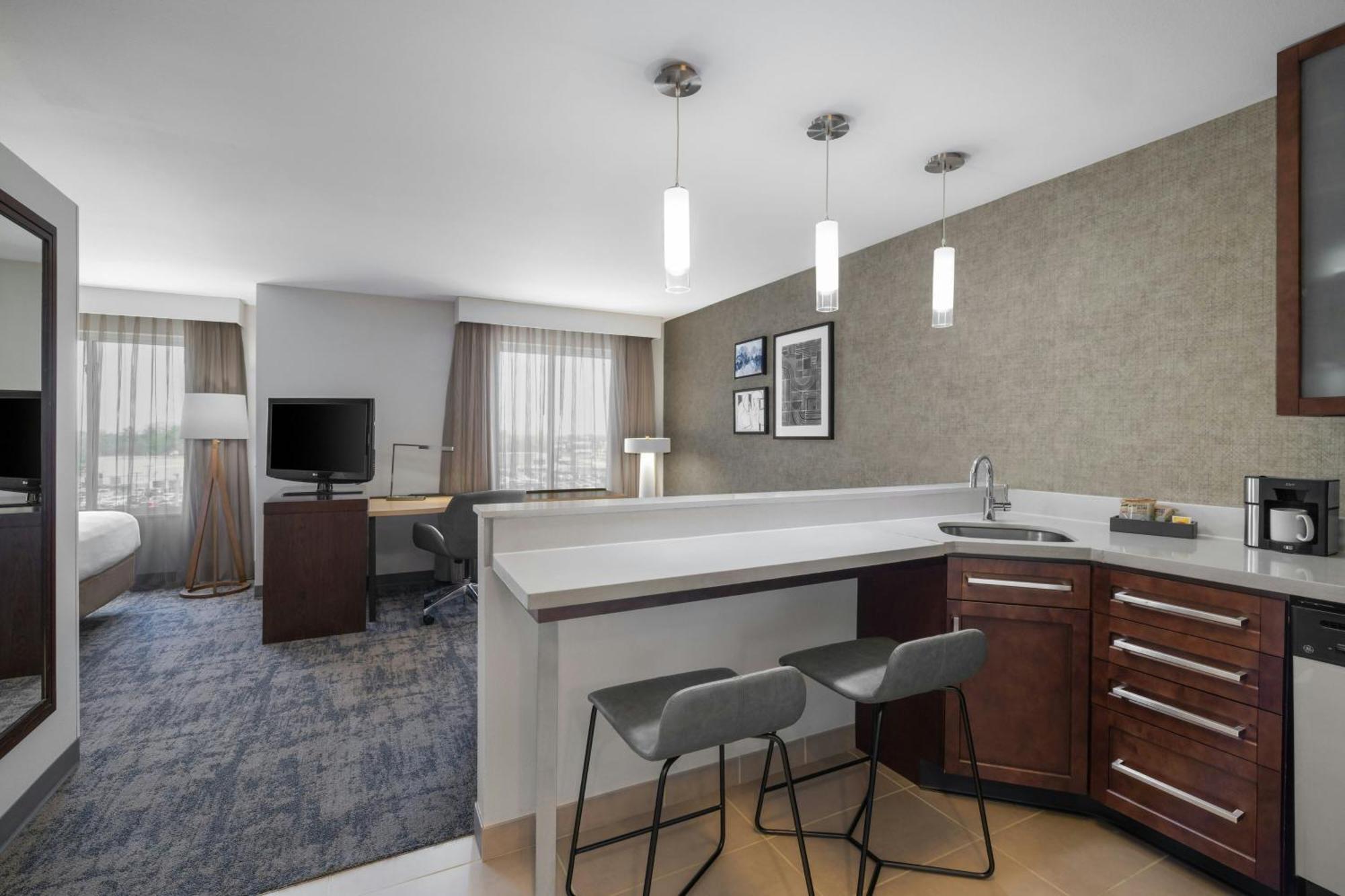 Hotel By Marriott Champaign